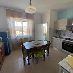 Casa Vicina Al Mare Ed Al Centro A L&l , Piombino Italia